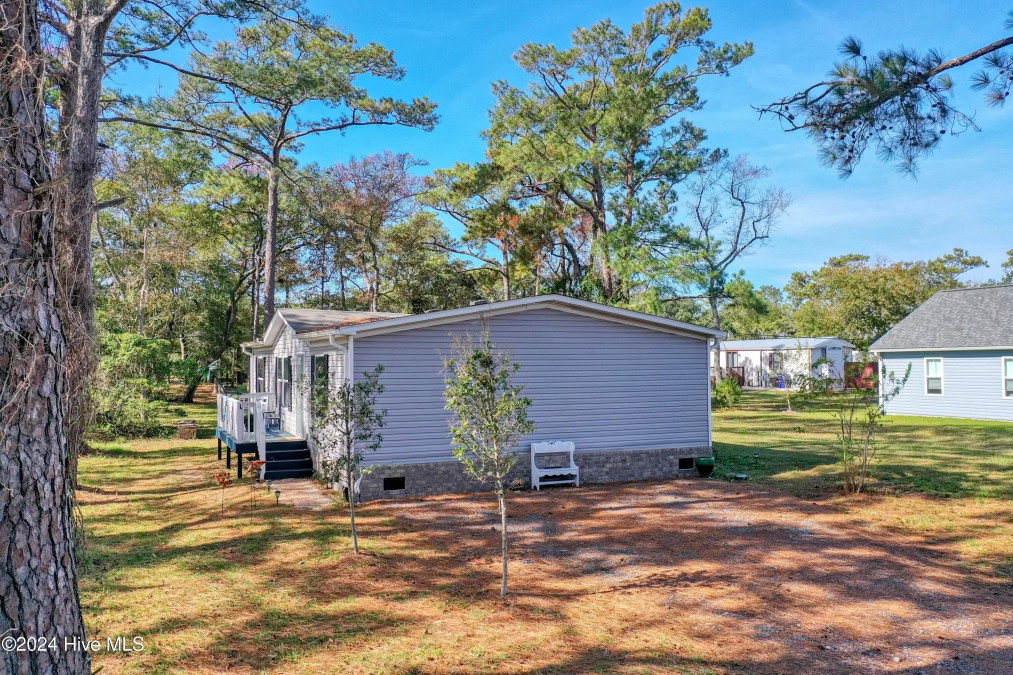 115 75th St Oak Island, NC 28465