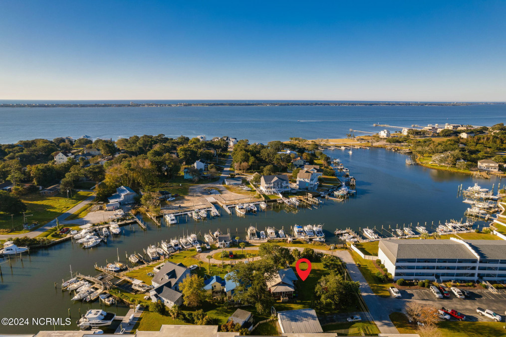 113 Lake Ave Morehead City, NC 28557