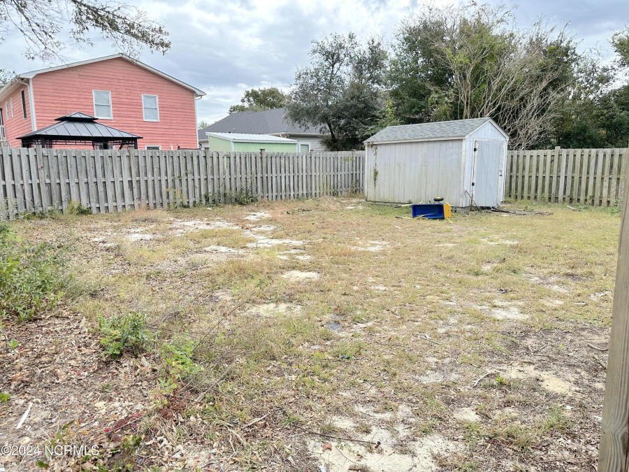 108 12th St Oak Island, NC 28465