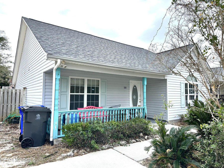 108 12th St Oak Island, NC 28465