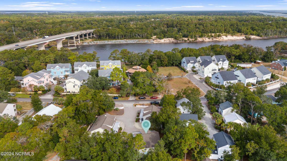 513 Spencer Farlow Dr Carolina Beach, NC 28428