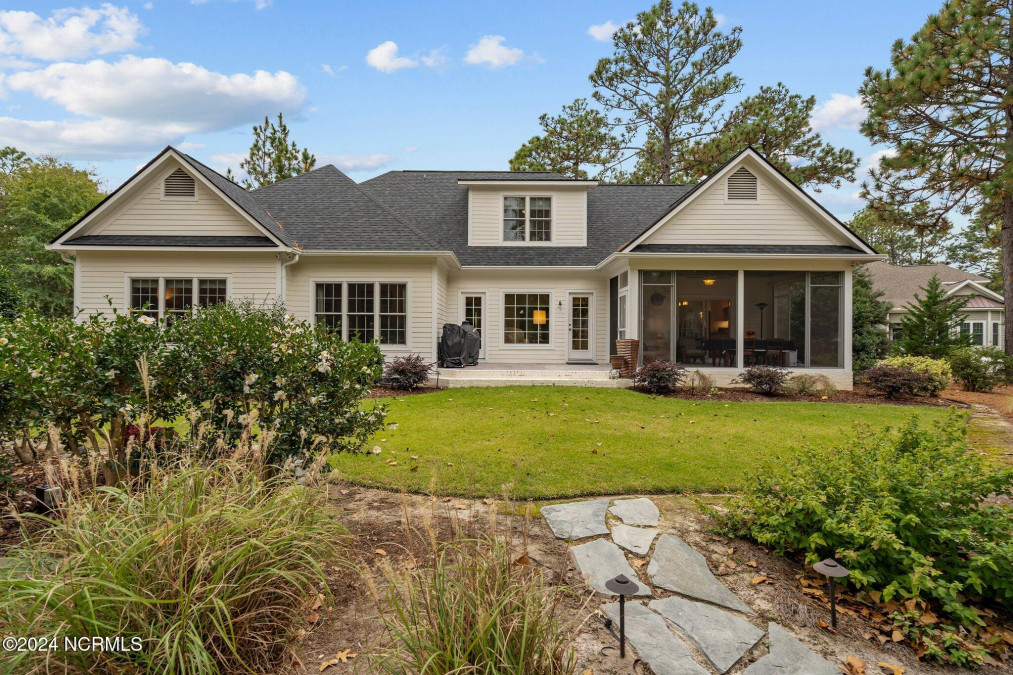 26 Lochwinnock Ln Pinehurst, NC 28374