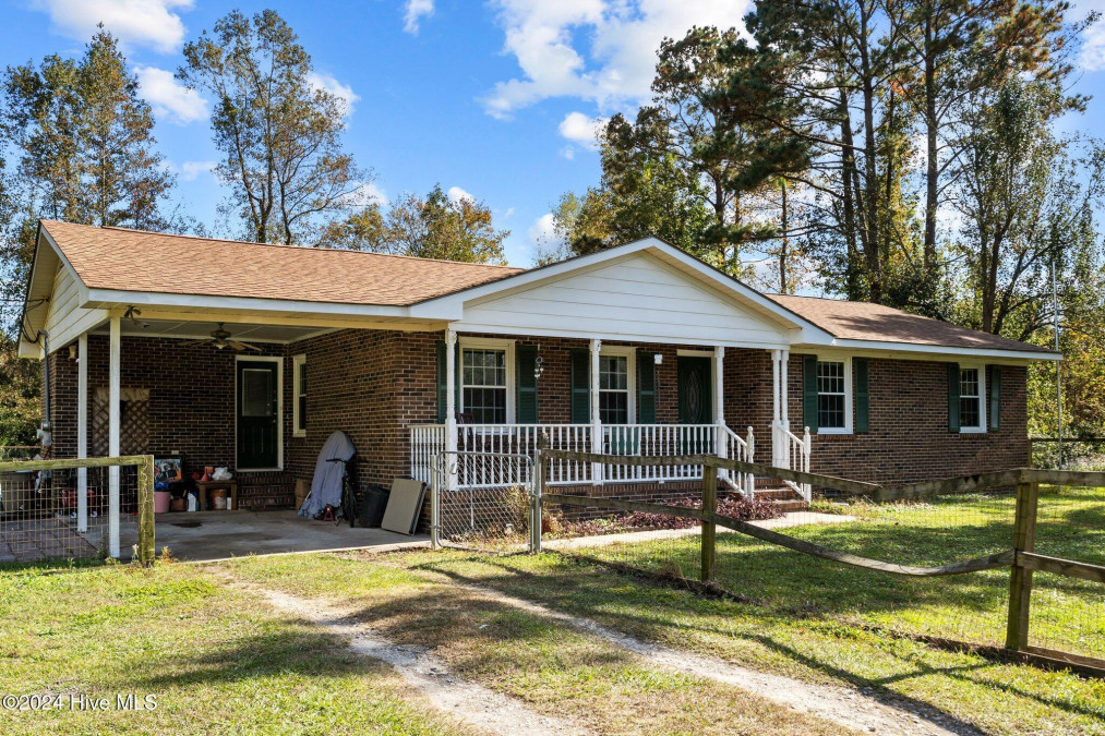 457 Davis Rd Richlands, NC 28574