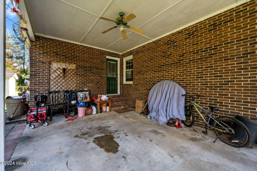 457 Davis Rd Richlands, NC 28574