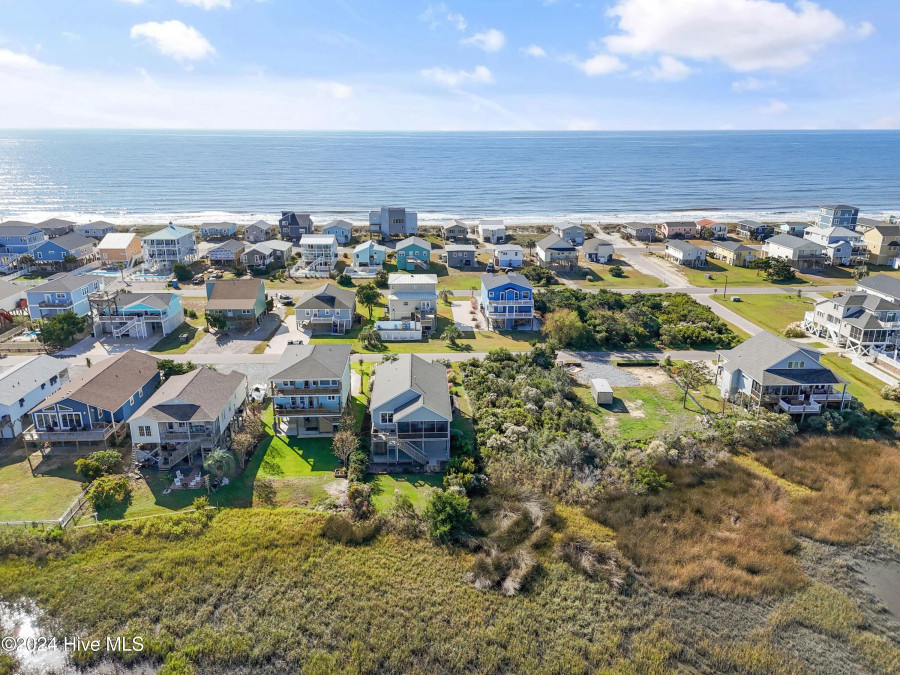 1020 Pelican Dr Oak Island, NC 28465