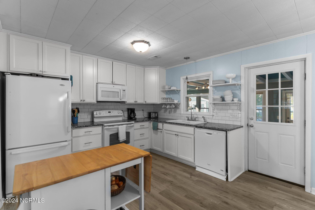 407 Norton St Oak Island, NC 28465