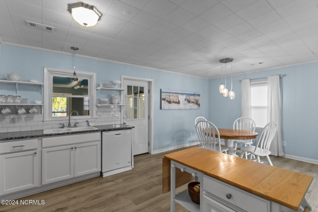 407 Norton St Oak Island, NC 28465