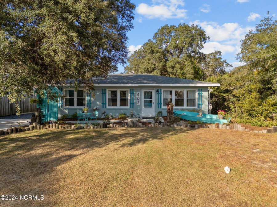 407 Norton St Oak Island, NC 28465