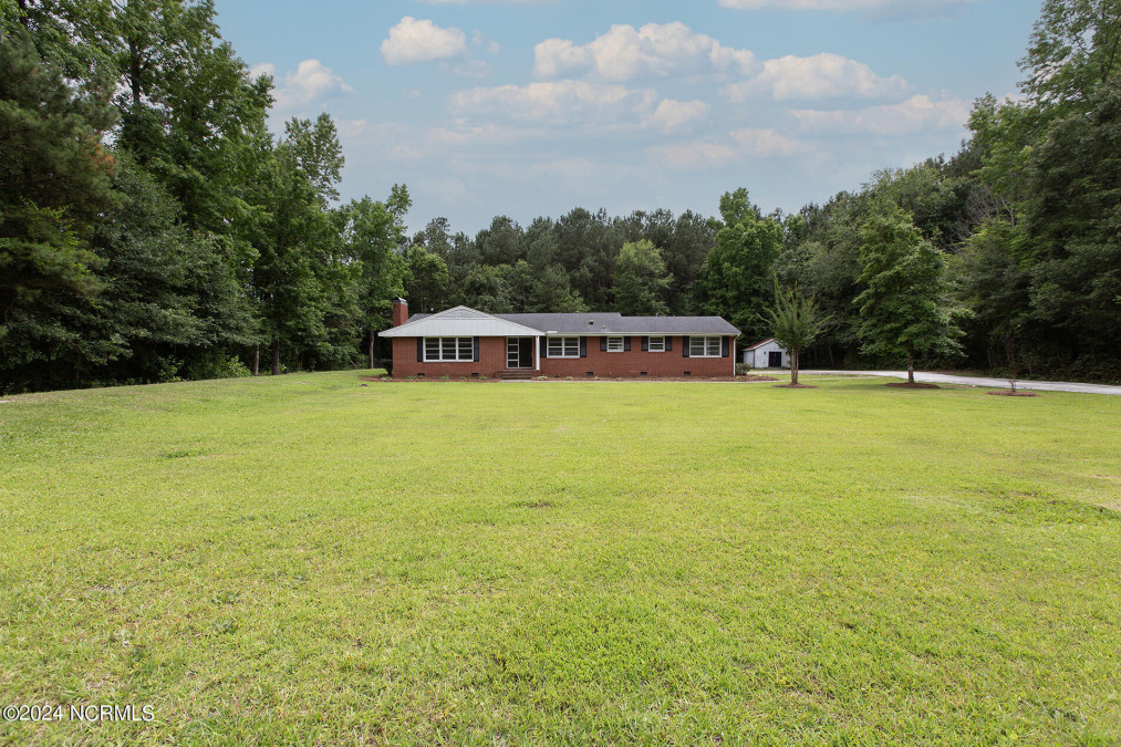 3345 Old Lumberton Rd Whiteville, NC 28472