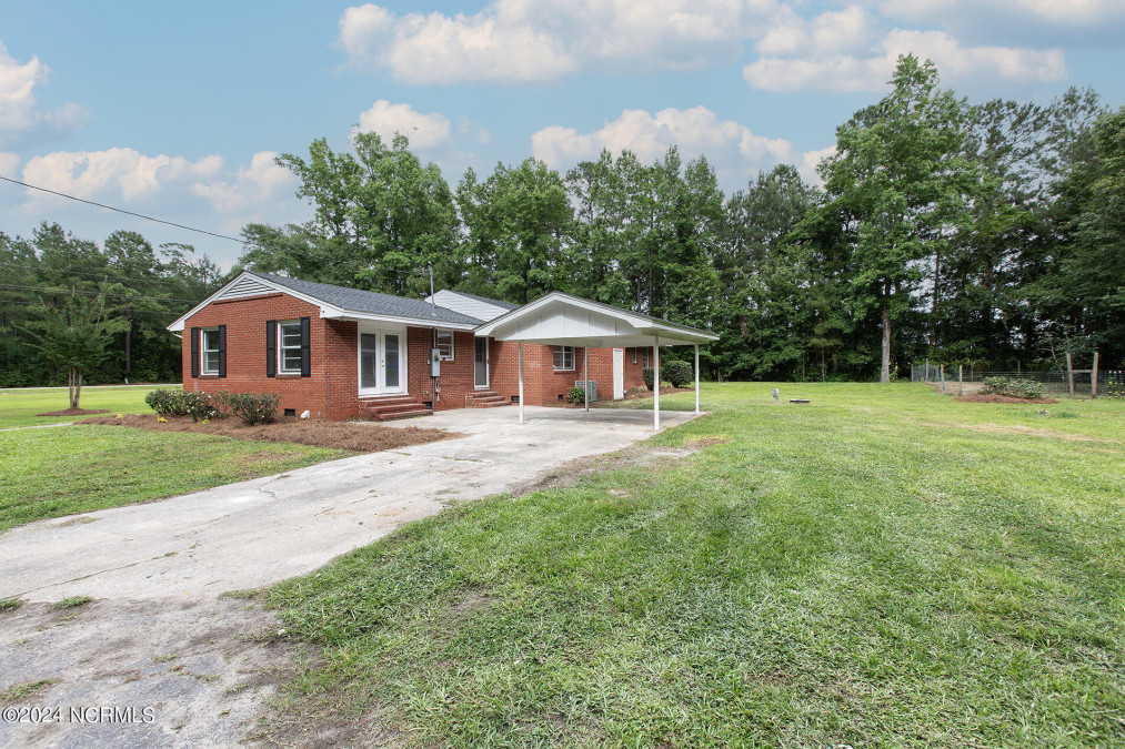 3345 Old Lumberton Rd Whiteville, NC 28472