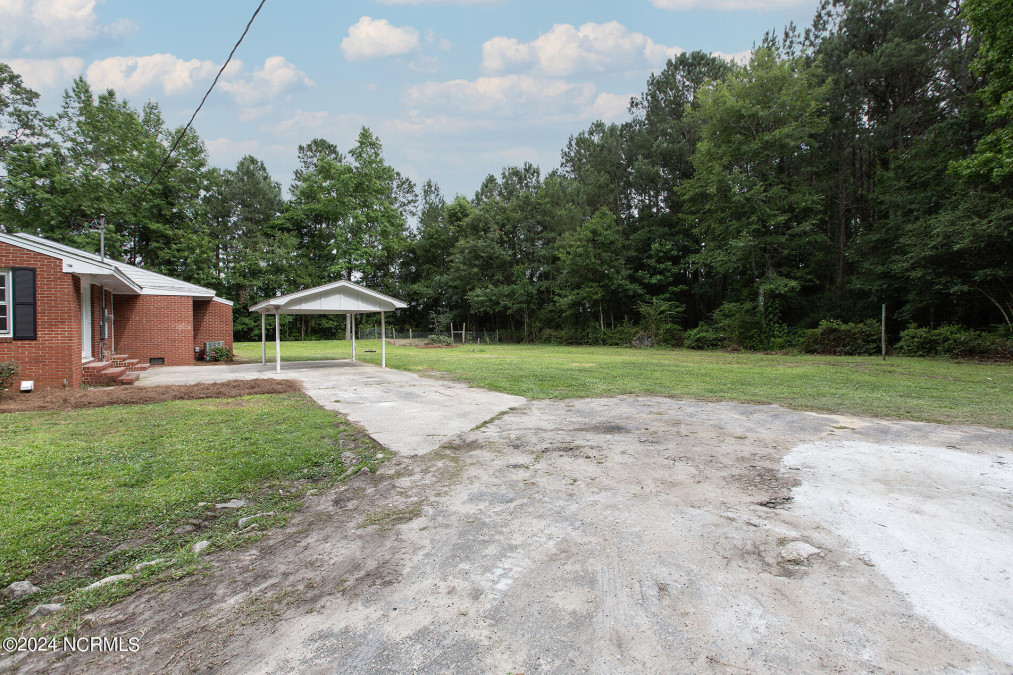 3345 Old Lumberton Rd Whiteville, NC 28472