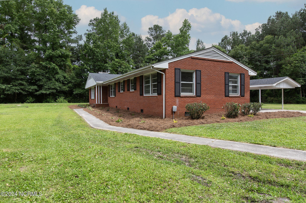 3345 Old Lumberton Rd Whiteville, NC 28472