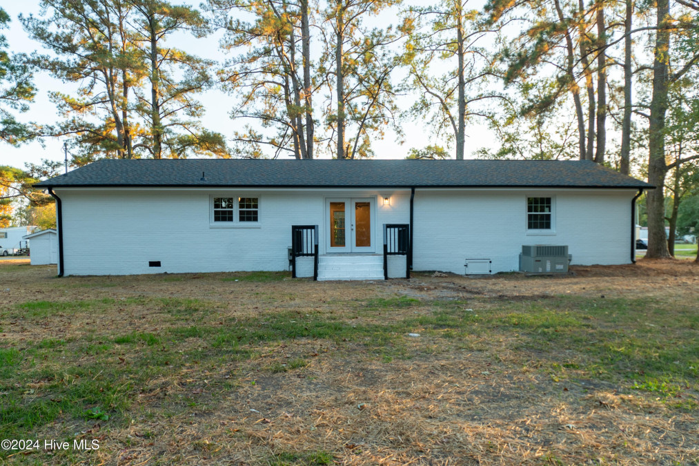 147 Lorraine Rd Clinton, NC 28328