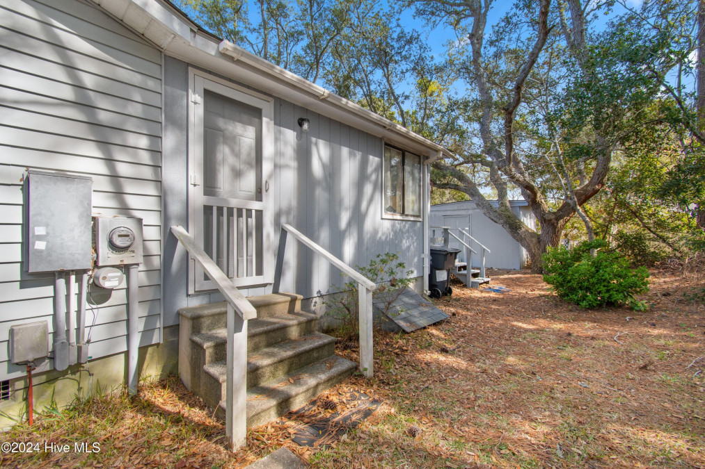 214 64th St Oak Island, NC 28465