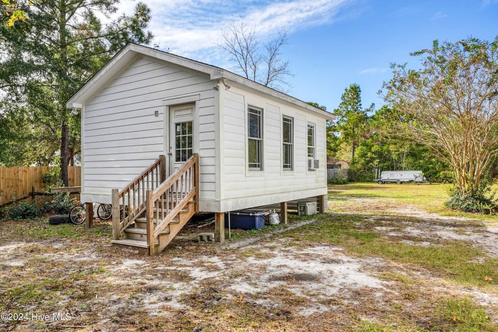 261 New Bern Rd Southport, NC 28461