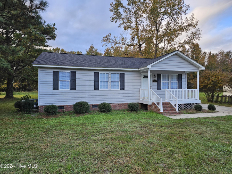 4215 Ellis Ave Farmville, NC 27828