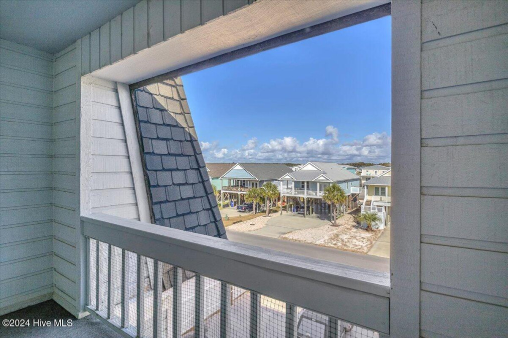 2714 Beach Dr Oak Island, NC 28465