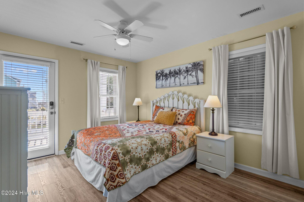 2381 Island Dr North Topsail Beach, NC 28460