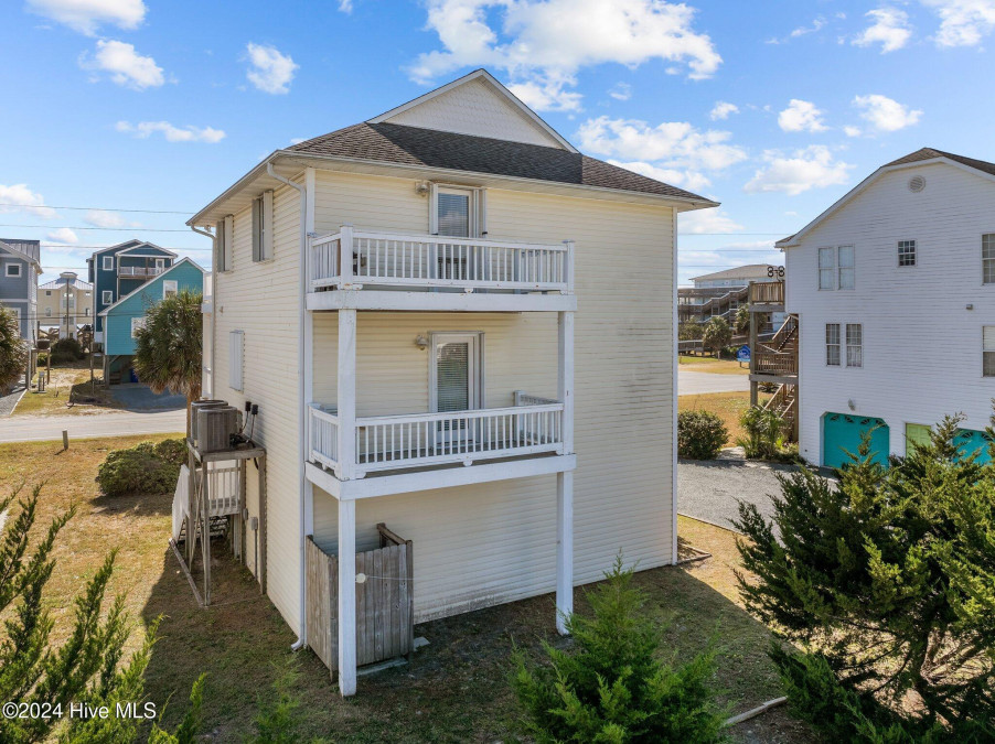 2381 Island Dr North Topsail Beach, NC 28460