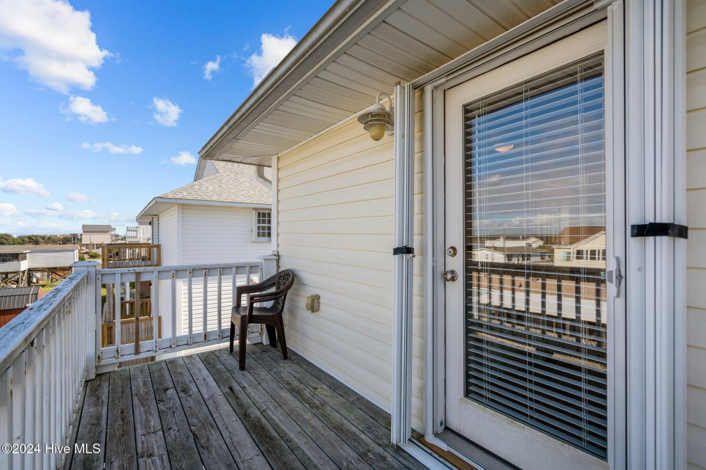 2381 Island Dr North Topsail Beach, NC 28460