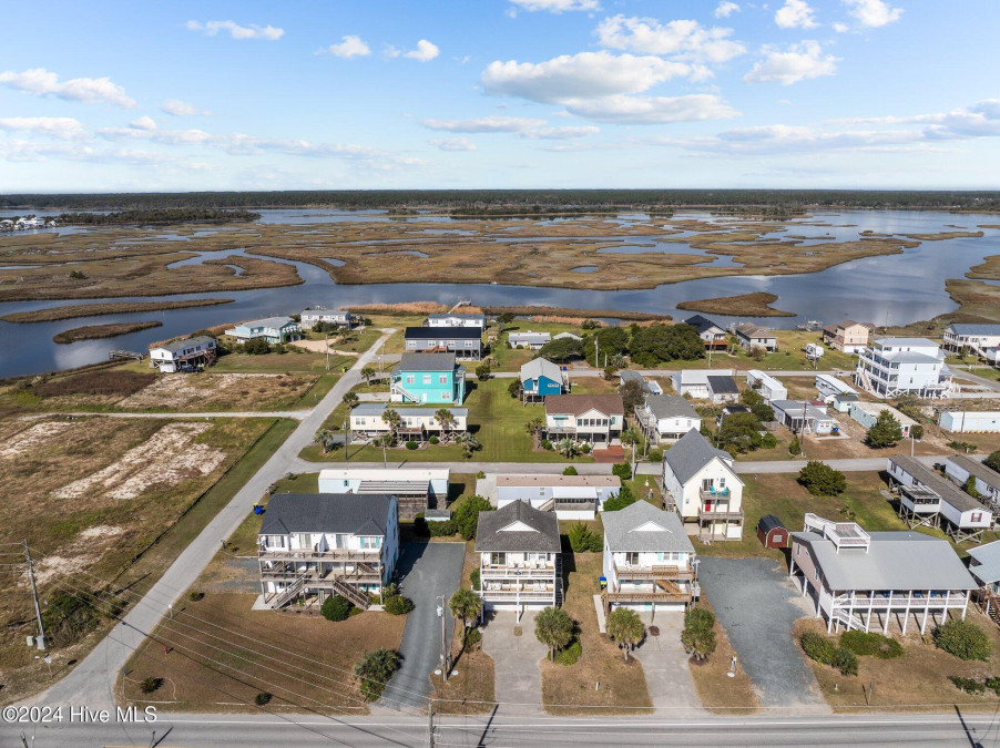 2381 Island Dr North Topsail Beach, NC 28460