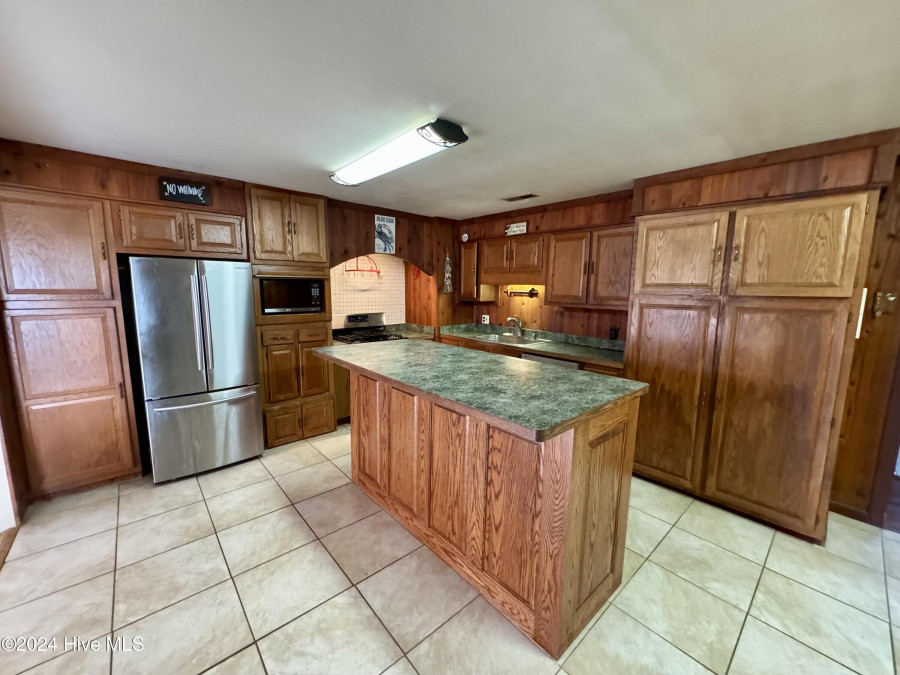 164 Jones Ln Knotts Island, NC 27950