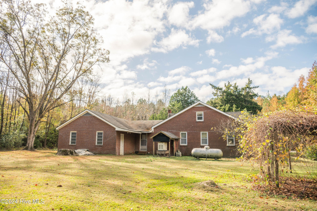 1102 Mount Tabor Rd Creswell, NC 27928