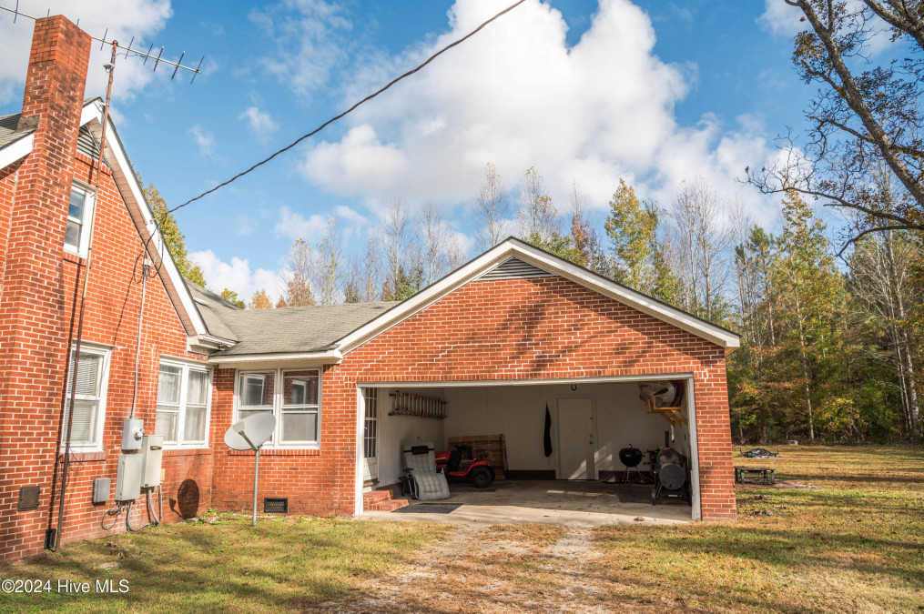 1102 Mount Tabor Rd Creswell, NC 27928