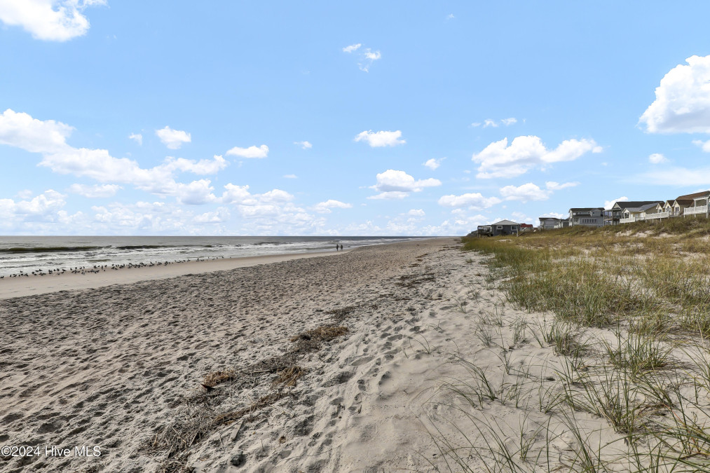 59 Bermuda Landing Pl North Topsail Beach, NC 28460