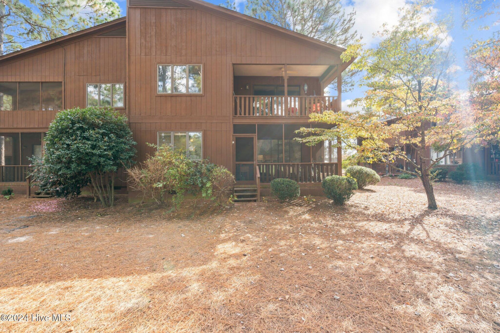 301 Fairway Ct Southern Pines, NC 28387