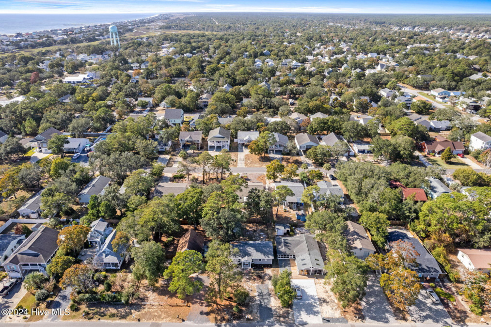 123 38th St Oak Island, NC 28465