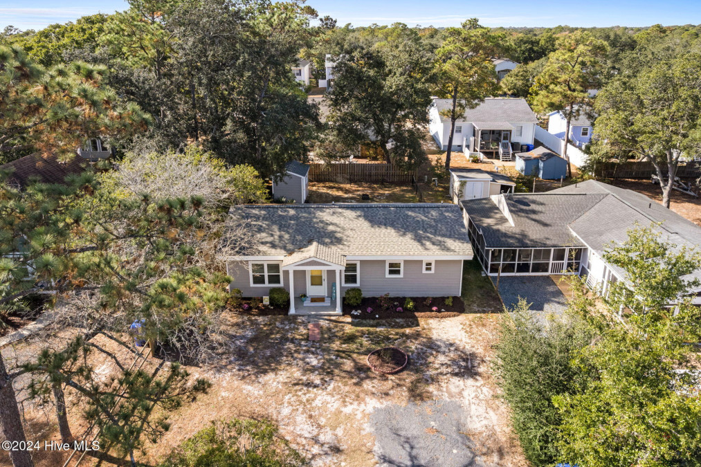 123 38th St Oak Island, NC 28465