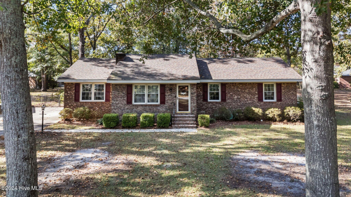 1411 Oxford Ln New Bern, NC 28562