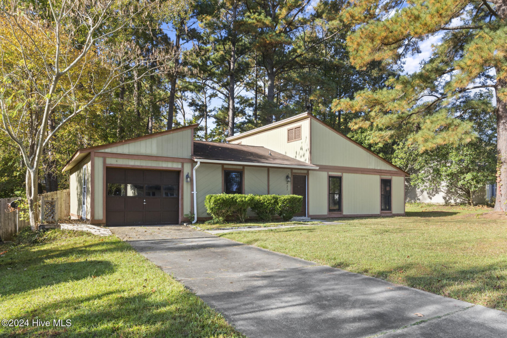 623 Shadowridge Rd Jacksonville, NC 28546