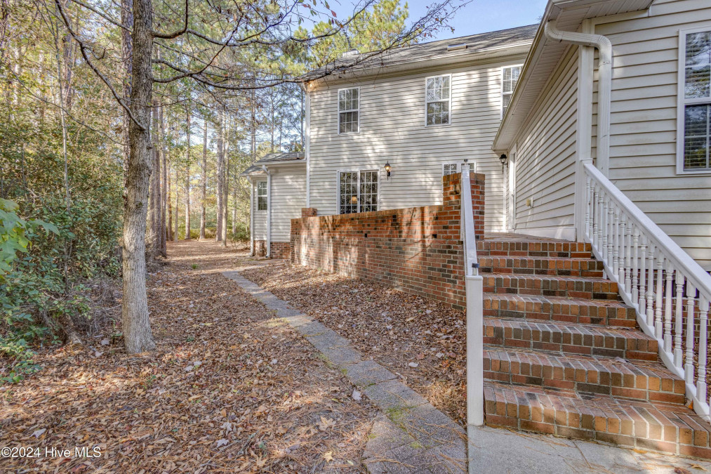 74 Driftwood Ct Arapahoe, NC 28510