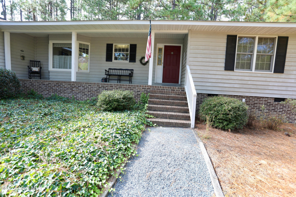 172 Devonshire Ave West End, NC 27376