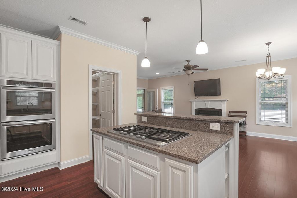 165 Country Squire Ln Jacksonville, NC 28540