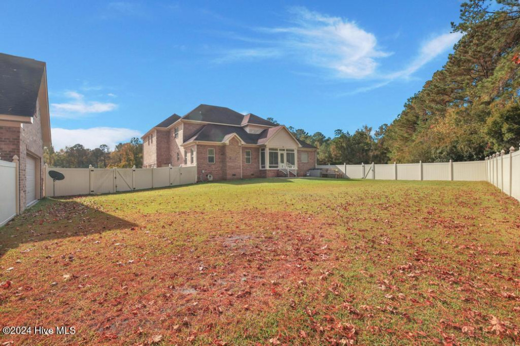 165 Country Squire Ln Jacksonville, NC 28540