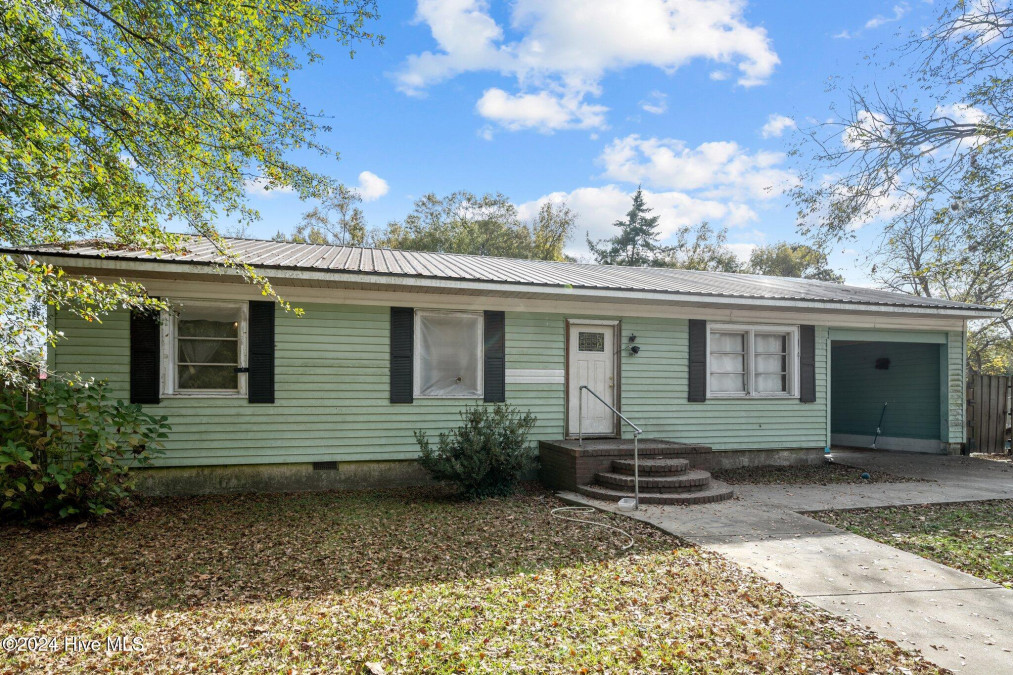 309 Plank Rd Warsaw, NC 28398