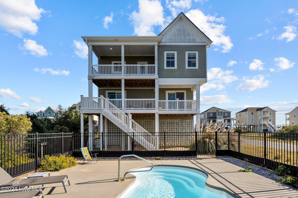 26 Porpoise Pl North Topsail Beach, NC 28460