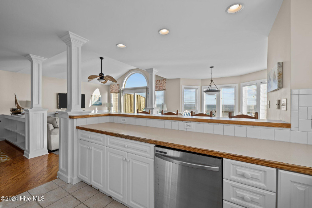 3317 Ocean Dr Emerald Isle, NC 28594