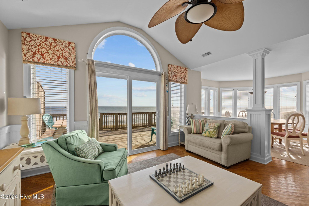 3317 Ocean Dr Emerald Isle, NC 28594