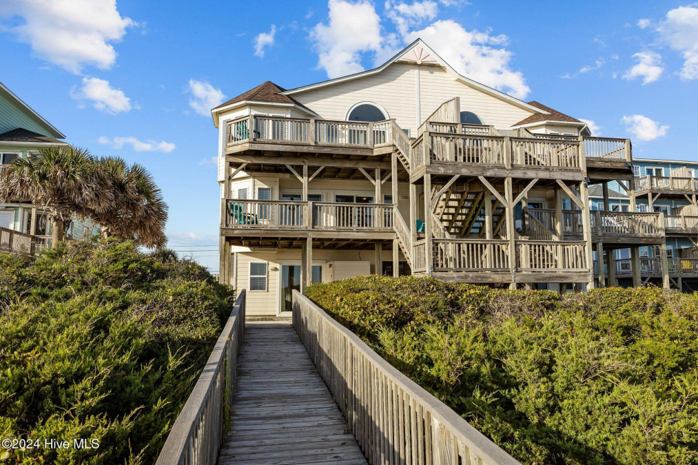 3317 Ocean Dr Emerald Isle, NC 28594