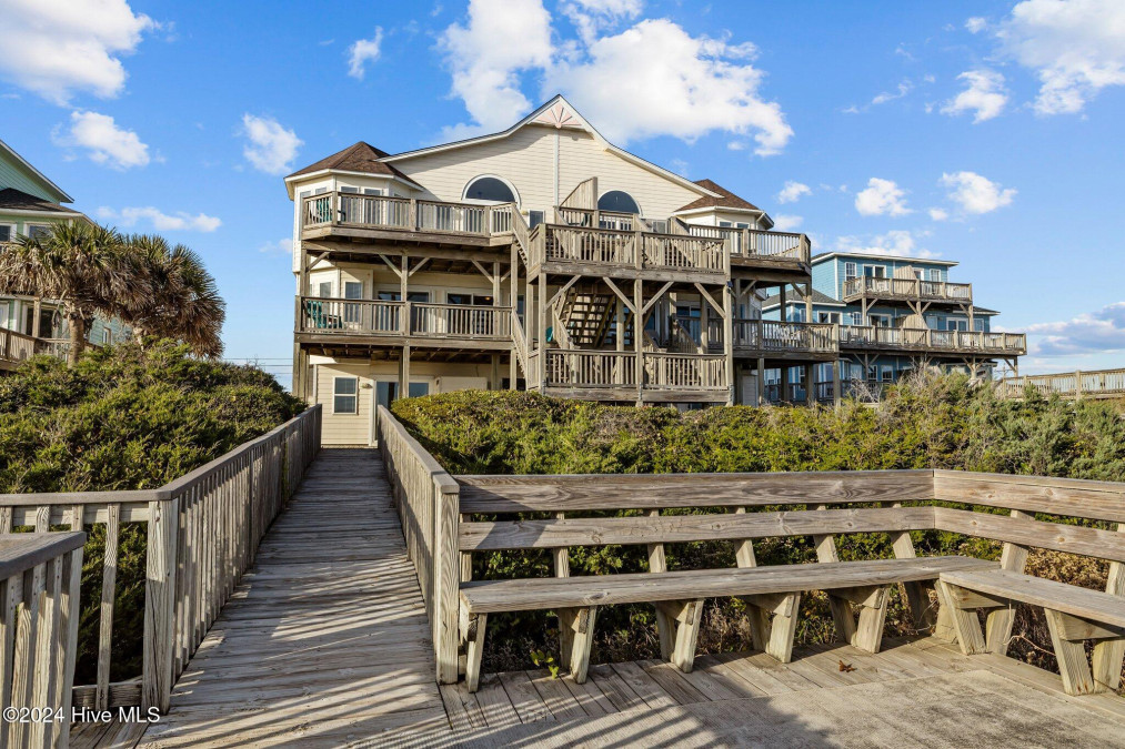 3317 Ocean Dr Emerald Isle, NC 28594