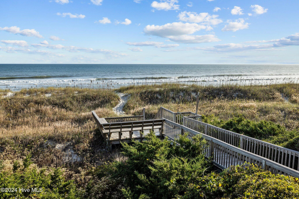 3317 Ocean Dr Emerald Isle, NC 28594