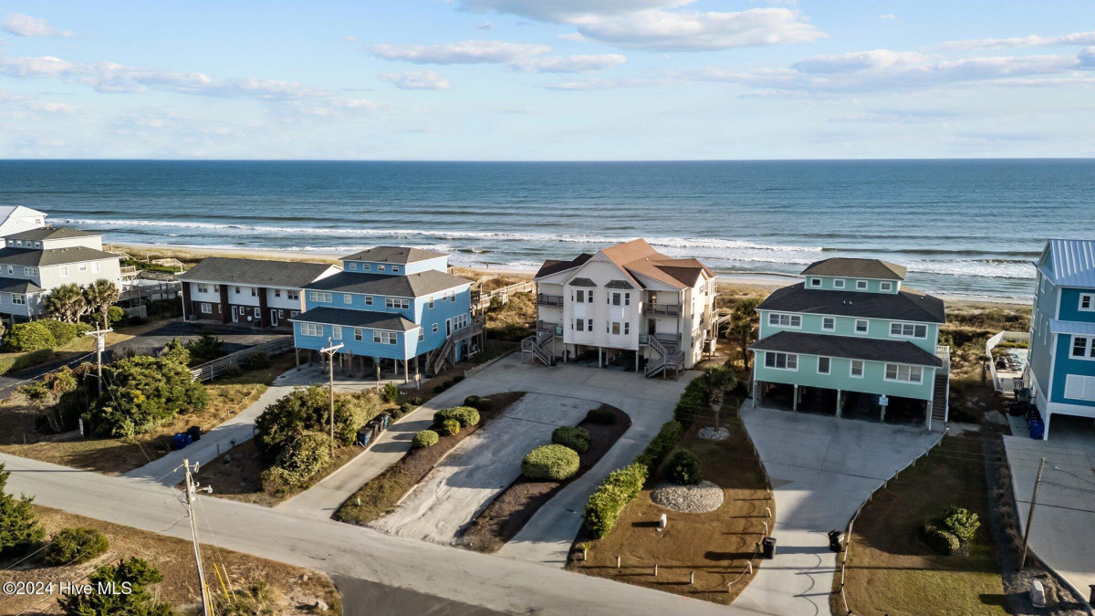 3317 Ocean Dr Emerald Isle, NC 28594