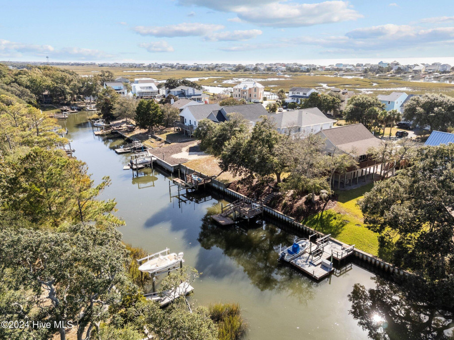 118 Island Dr Oak Island, NC 28465