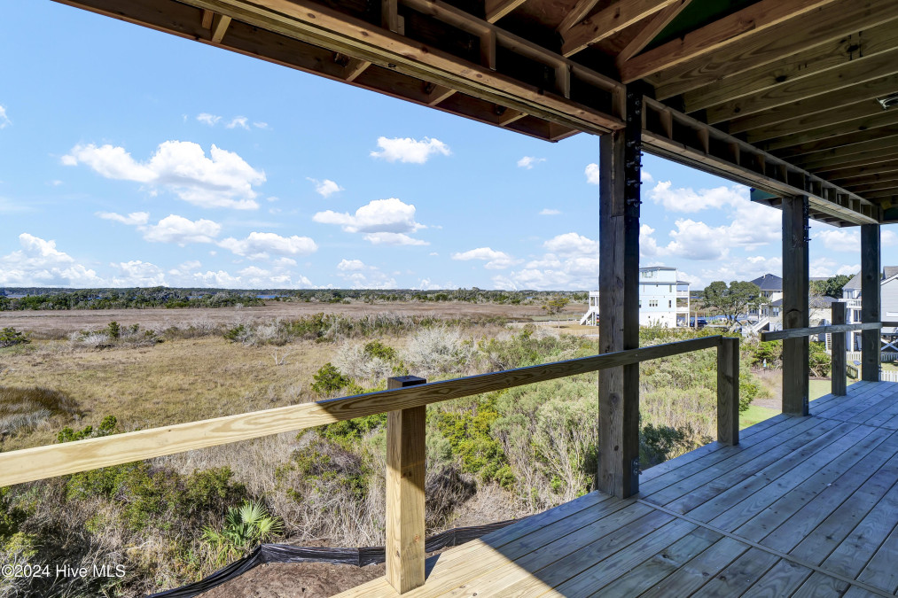 109 Old Village Ln North Topsail Beach, NC 28460