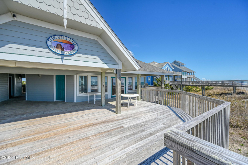 109 Old Village Ln North Topsail Beach, NC 28460