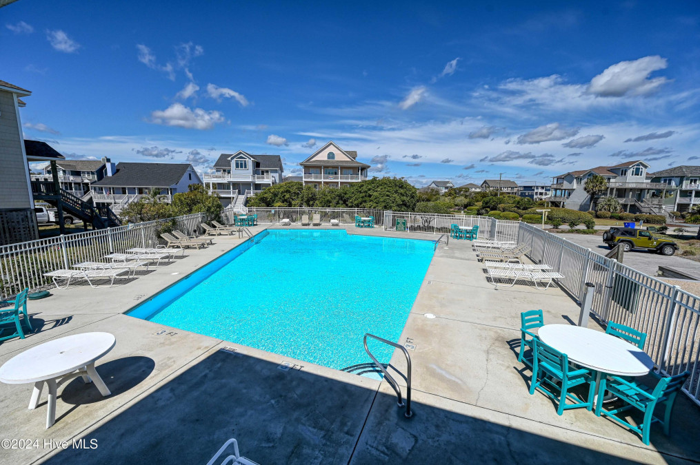 109 Old Village Ln North Topsail Beach, NC 28460